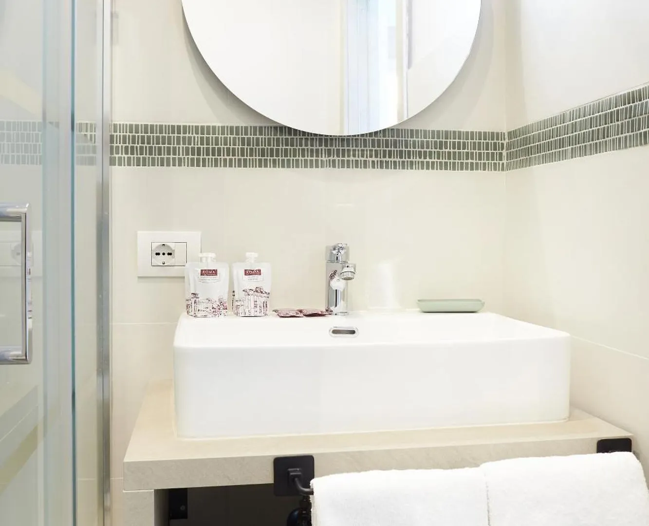 Hotel Reyes Roma 0*,  Italia